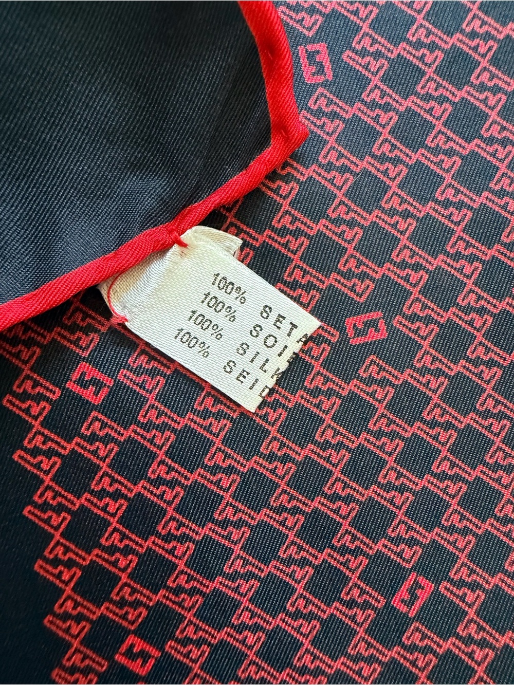 Vintage FENDI Silk Scarf/Pocket Square Navy/Red Made In Italy - Picture 4 of 7